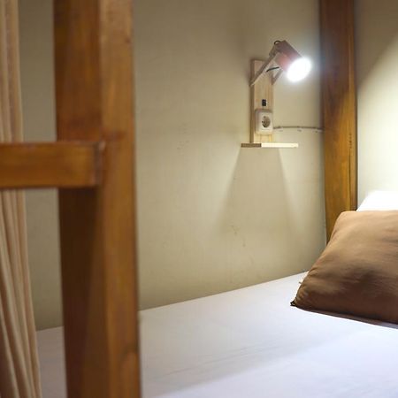 The Sleepingroom Hostel Джок'якарта Екстер'єр фото