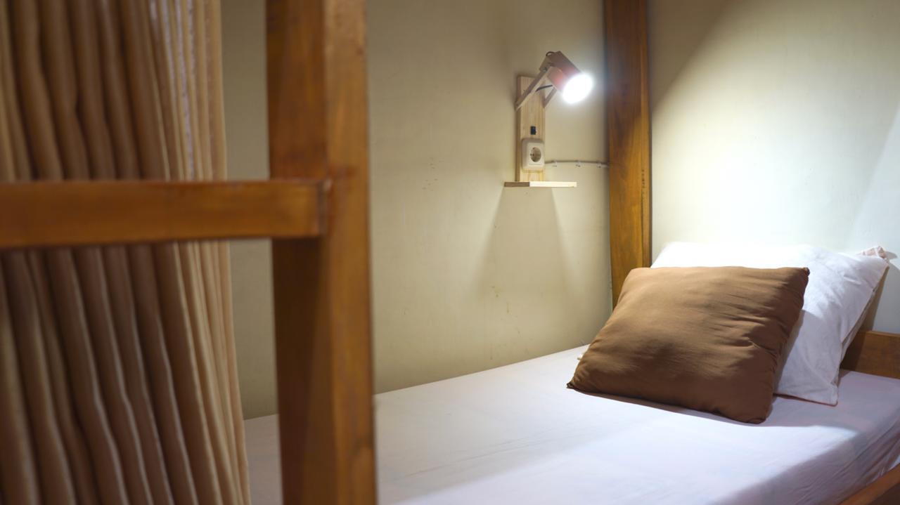 The Sleepingroom Hostel Джок'якарта Екстер'єр фото