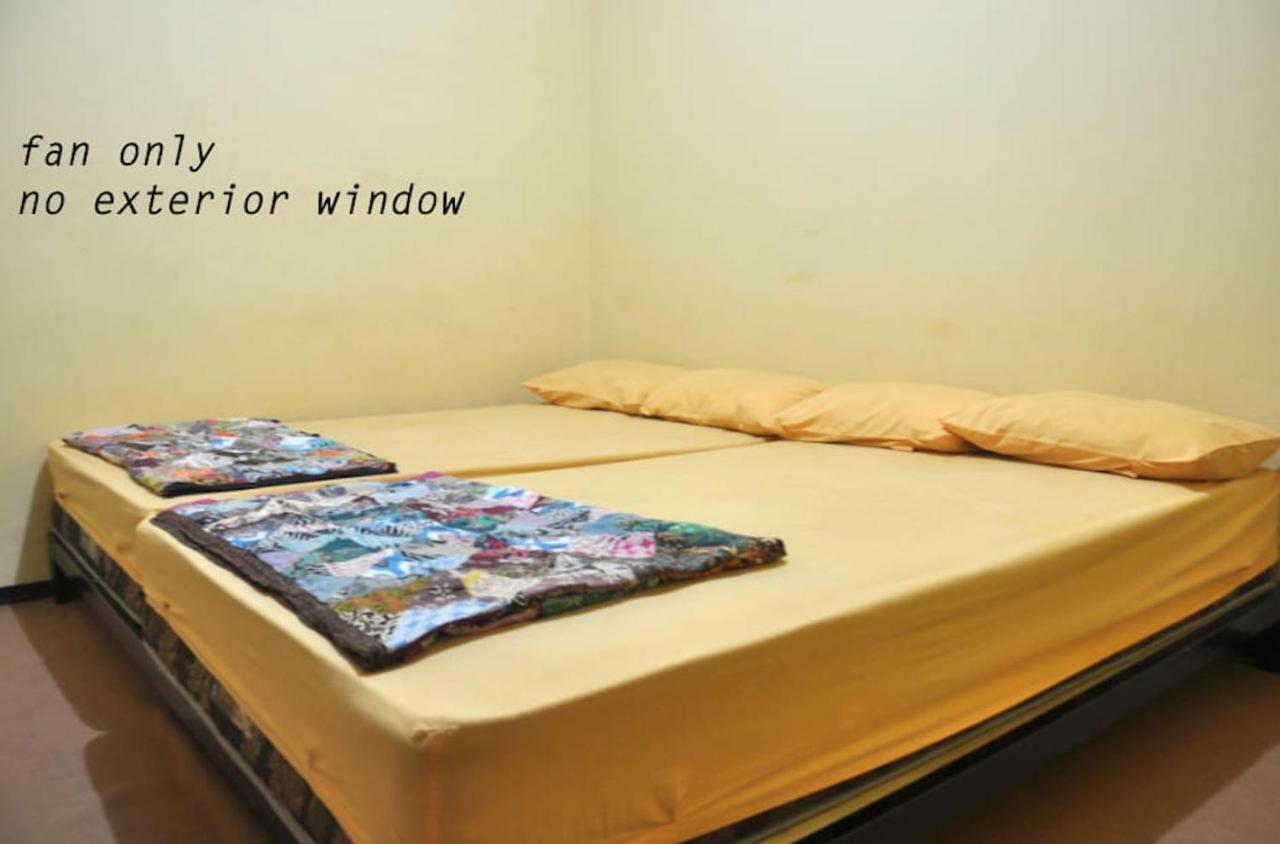 The Sleepingroom Hostel Джок'якарта Екстер'єр фото