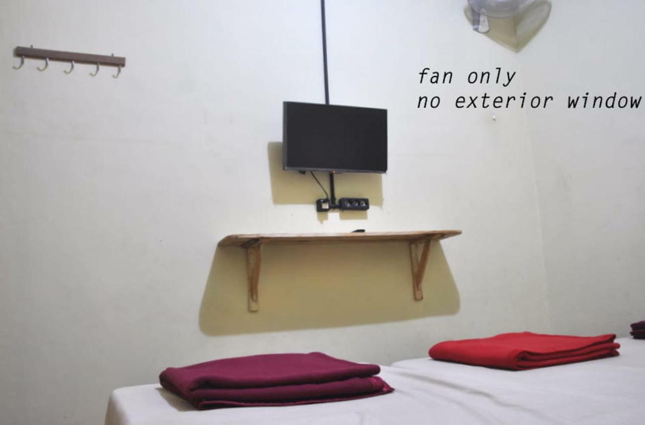 The Sleepingroom Hostel Джок'якарта Екстер'єр фото